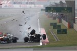 Foto zur News: Esteban Gutierrez (Sauber) knallt ins Heck von Adrian Sutil
