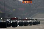 Foto zur News: Startaufstellung mit Ampel beim Grand Prix von China in Schanghai