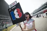 Foto zur News: Gridgirl von Jean-Eric Vergne (Toro Rosso)