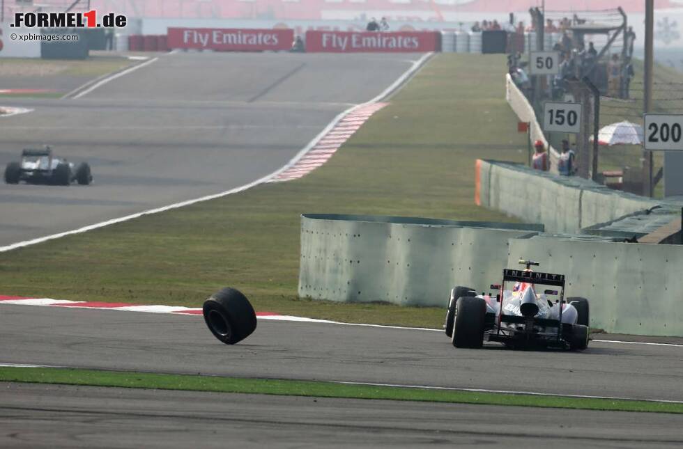 Foto zur News: Mark Webber (Red Bull) nach der Kollision mit Vergne