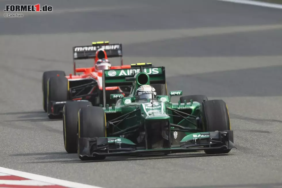 Foto zur News: Giedo van der Garde (Caterham) vor Max Chilton (Marussia)