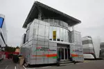 Foto zur News: Das Motorhome von Force India