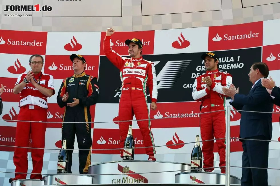 Stefano Domenicali, Fernando Alonso (Ferrari), Felipe Massa (Ferrari) und Kimi Räikkönen (Lotus) Foto zur News: Stefano Domenicali, Fernando Alonso (Ferrari), Felipe Massa (Ferrari) und Kimi Räikkönen (Lotus)