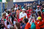 Foto zur News: Adrian Sutil (Force India), Fernando Alonso (Ferrari) und Lewis Hamilton (Mercedes)