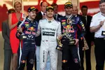 Foto zur News: Sebastian Vettel (Red Bull), Nico Rosberg (Mercedes) und Mark Webber (Red Bull)