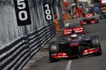 Foto zur News: Jenson Button (McLaren) vor Sergio Perez (McLaren)