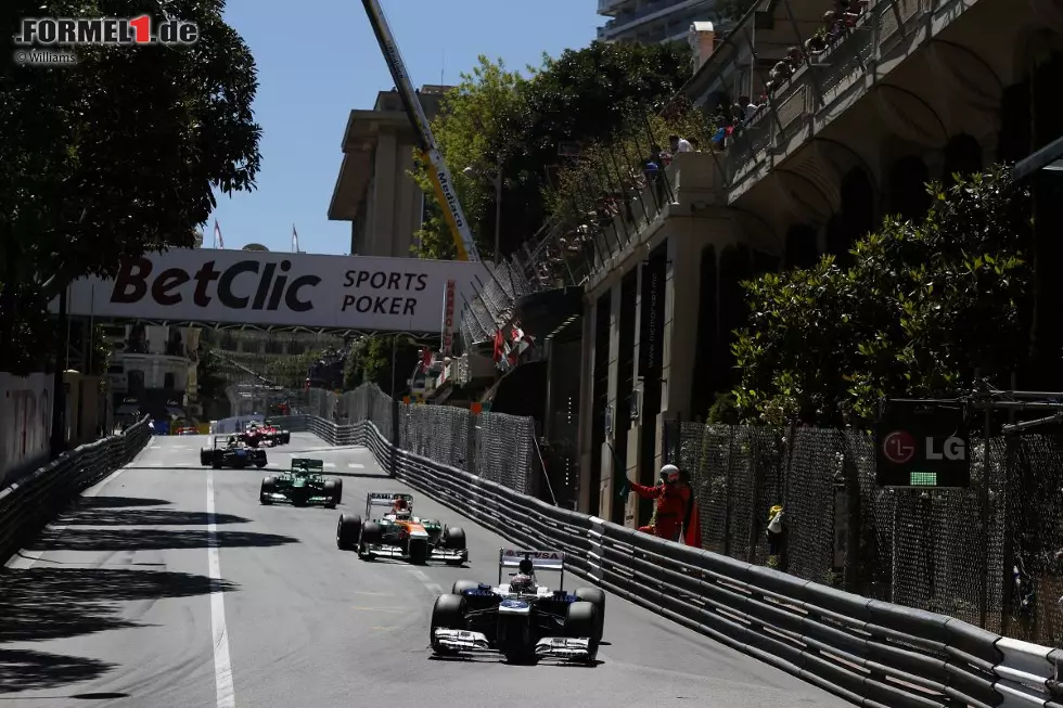 Foto zur News: Valtteri Bottas (Williams) und Paul di Resta (Force India)