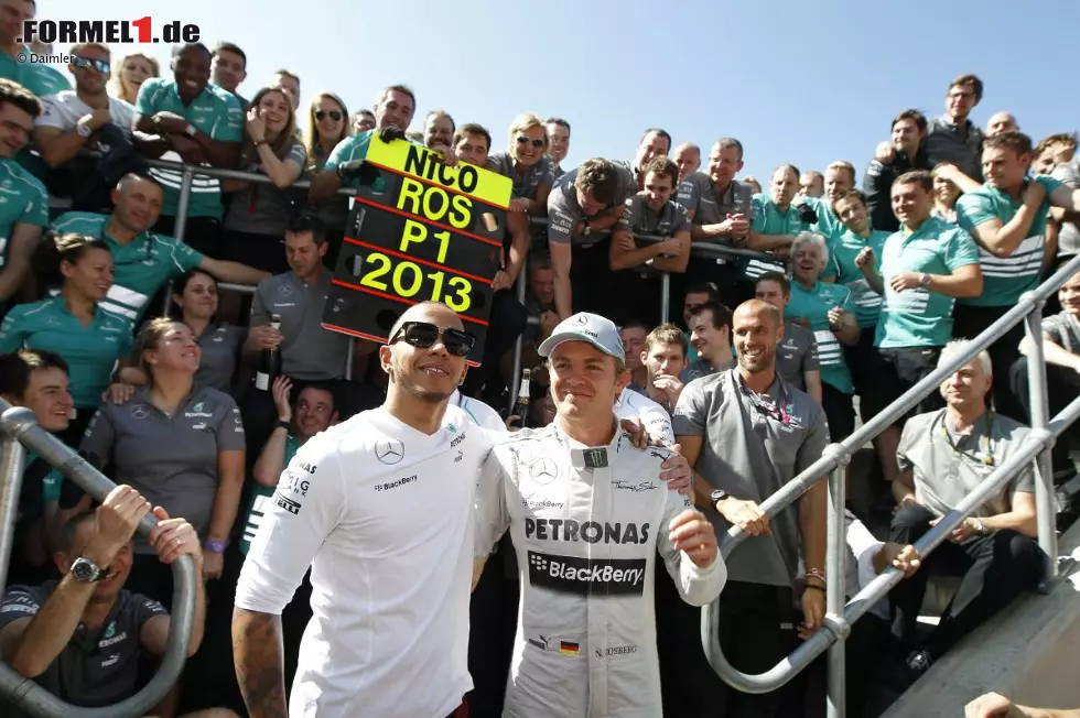 Foto zur News: Lewis Hamilton und Nico Rosberg (Mercedes)