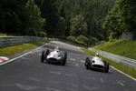 Foto zur News: Lewis Hamilton und Nico Rosberg (Mercedes) fahren mit alten Silberpfeilen auf der Nürburgring-Nordschleife