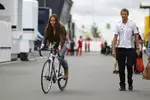 Foto zur News: Jessica Michibata und ihr Freund Jenson Button (McLaren)