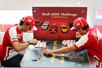 Foto zur News: Pedro de la Rosa und Fernando Alonso (Ferrari)