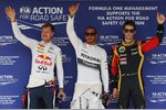 Gallerie: Lewis Hamilton (Mercedes), Sebastian Vettel (Red Bull) und Romain Grosjean (Lotus) jubel den Fans nach dem Qualifying zu