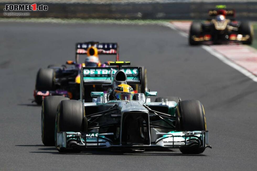 Foto zur News: Lewis Hamilton (Mercedes) setzte sich zu Beginn an die Spitze des Feldes
