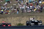 Foto zur News: Pastor Maldonado (Williams) und Sergio Perez (McLaren)