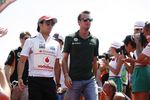 Foto zur News: Sergio Perez (McLaren) und Giedo van der Garde (Caterham)