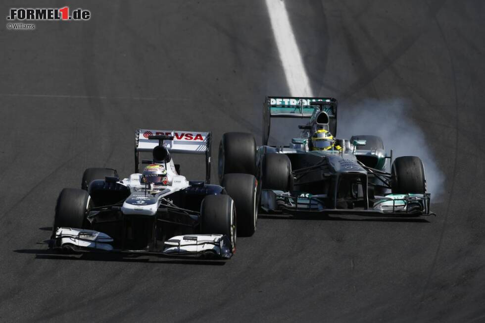 Foto zur News: Pastor Maldonado (Williams) und Nico Rosberg (Mercedes)