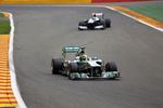 Foto zur News: Lewis Hamilton (Mercedes) vor Valtteri Bottas (Williams)