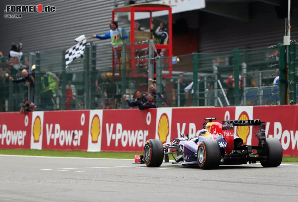 Foto zur News: Sebastian Vettel (Red Bull)