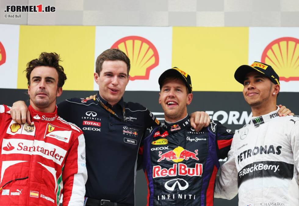 Foto zur News: Sebastian Vettel (Red Bull), Fernando Alonso (Ferrari) und Lewis Hamilton (Mercedes)