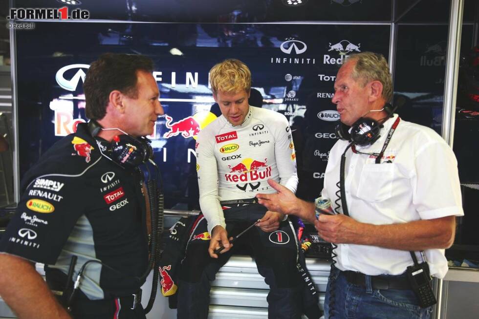 Foto zur News: Christian Horner, Sebastian Vettel und Helmut Marko (Red Bull)