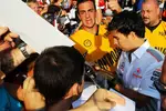 Foto zur News: Sergio Perez (McLaren)