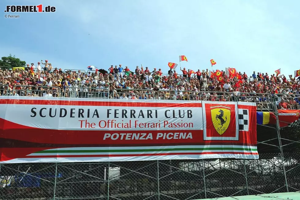 Foto zur News: Ferrari-Fans