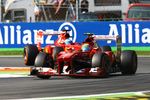 Foto zur News: Felipe Massa vor Fernando Alonso (Ferrari)