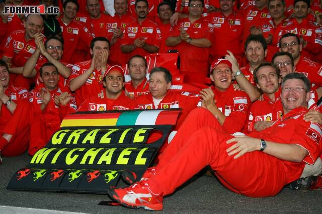 Foto zur News: Der erste Rücktritt: Schumacher tritt als siebenmaliger Weltmeister in Brasilien 2006 zurück