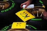 Foto zur News: Reifen für Kimi Räikkönen (Lotus)