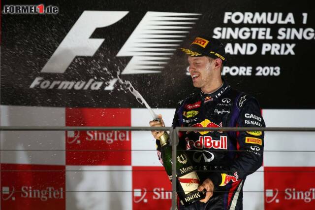 Foto zur News: Zum dritten Mal in Folge gewann Sebastian Vettel das Nachtrennen in Singapur