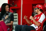 Foto zur News: Fernando Alonso (Ferrari) im Interview mit Tanja Bauer von Sky