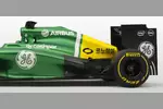 Foto zur News: Das Caterham-Team f?hrt in S?dkorea mit dem neuen Logo eines Sponsors