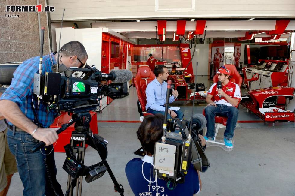 Foto zur News: Fernando Alonso (Ferrari) im Interview