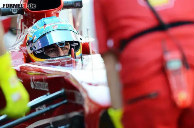 Fernando Alonsos Hoffnungen ruhen wie immer auf dem Rennspeed und der Arbeit seines Teams an den Boxen Foto zur News: Fernando Alonsos Hoffnungen ruhen wie immer auf dem Rennspeed und der Arbeit seines Teams an den Boxen