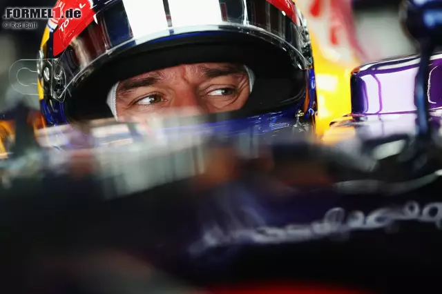 Foto zur News: Mark Webber hat morgen ein ordentliches Stück Arbeit vor sich, denn er will sich von Rang 13 den Weg nach vorn bahnen