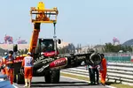 Foto zur News: Kimi Räikkönens Lotus nach dem Unfall am Ende des ersten Trainings