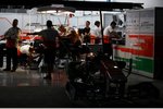 Foto zur News: Nachtschicht bei Force India