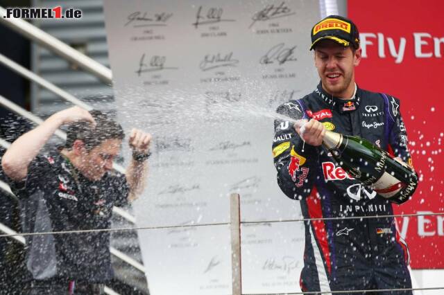 Foto zur News: Sebastian Vettel hat mal wieder eine kalte Dusche verteilt...