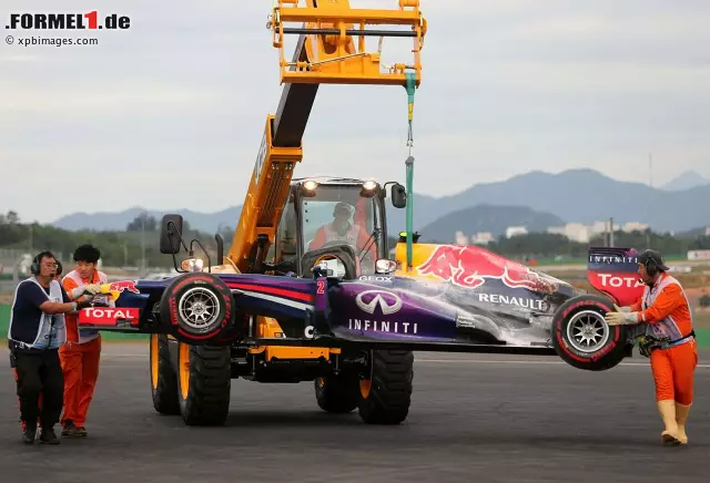 Red Bull hofft übrigens, dass der Motor und das Getriebe dennoch weiterhin einsatzbereit sind! Foto zur News: Red Bull hofft übrigens, dass der Motor und das Getriebe dennoch weiterhin einsatzbereit sind!
