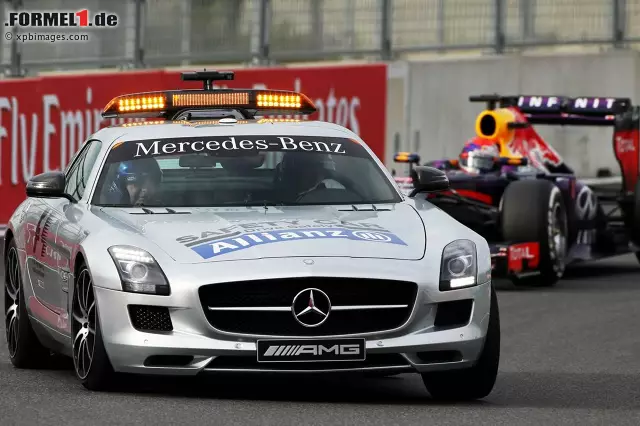 Weniger wunschgemäß waren hingegen die beiden Safety-Car-Phasen, bei denen der Red-Bull-Star jeweils seinen Vorsprung einbüßte Foto zur News: Weniger wunschgemäß waren hingegen die beiden Safety-Car-Phasen, bei denen der Red-Bull-Star jeweils seinen Vorsprung einbüßte