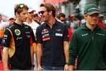 Foto zur News: Romain Grosjean (Lotus), Jean-Eric Vergne (Toro Rosso) und Charles Pic (Caterham)