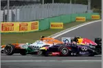 Foto zur News: Adrian Sutil (Force India) und Mark Webber (Red Bull)