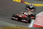 Foto zur News: Felipe Massa (Ferrari) vor Sergio Perez (McLaren)