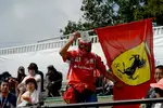 Foto zur News: Ferrari-Fan