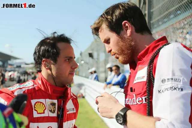 Massa hatte offenbar einen kodierten Funkspruch seines Renningenieurs Rob Smedley erhalten. Foto zur News: Massa hatte offenbar einen kodierten Funkspruch seines Renningenieurs Rob Smedley erhalten.