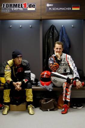 Foto zur News: Kennen sich schon seit Jahren: Sebastian Vettel und Michael Schumacher.
