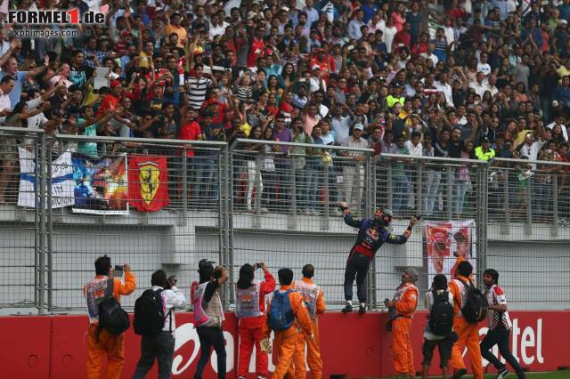 Foto zur News: Das Publikum bejubelte den 26-Jährigen, das in Noida bisher nur einen Sieger kennt: Vettel!