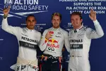 Foto zur News: Sebastian Vettel (Red Bull), Nico Rosberg (Mercedes) und Lewis Hamilton (Mercedes)