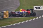 Foto zur News: Mark Webber (Red Bull) parkt sein Auto mit einer defekten Lichtmaschine