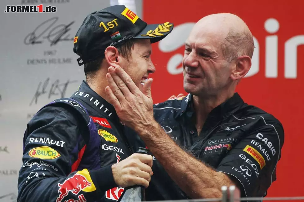 Foto zur News: Adrian Newey, der Technische Direktor des Teams und das &amp;quot;Mastermind&amp;quot; hinter dem WM-Auto.